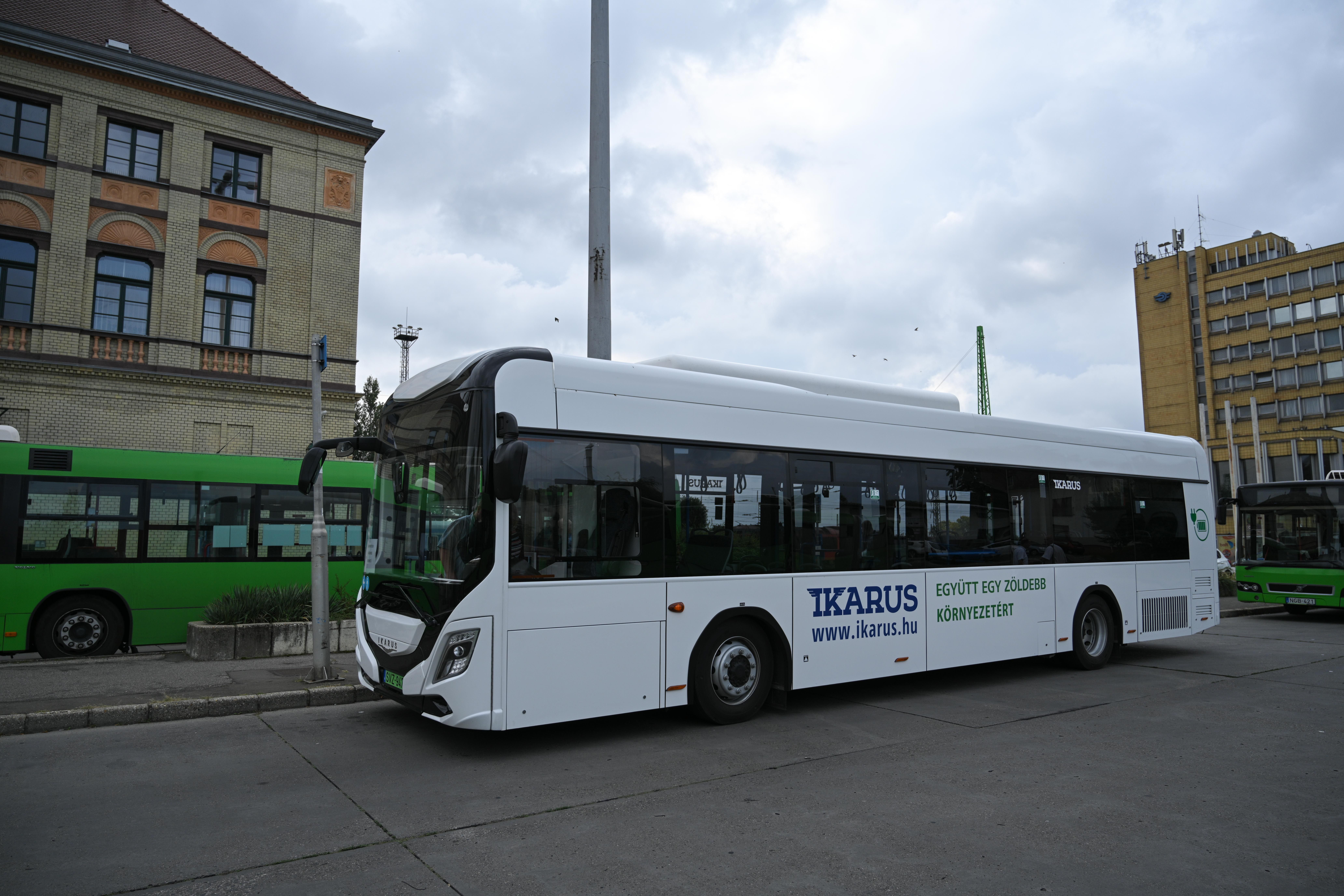 Elektromos Ikarus autóbuszt tesztelnek Pécsett