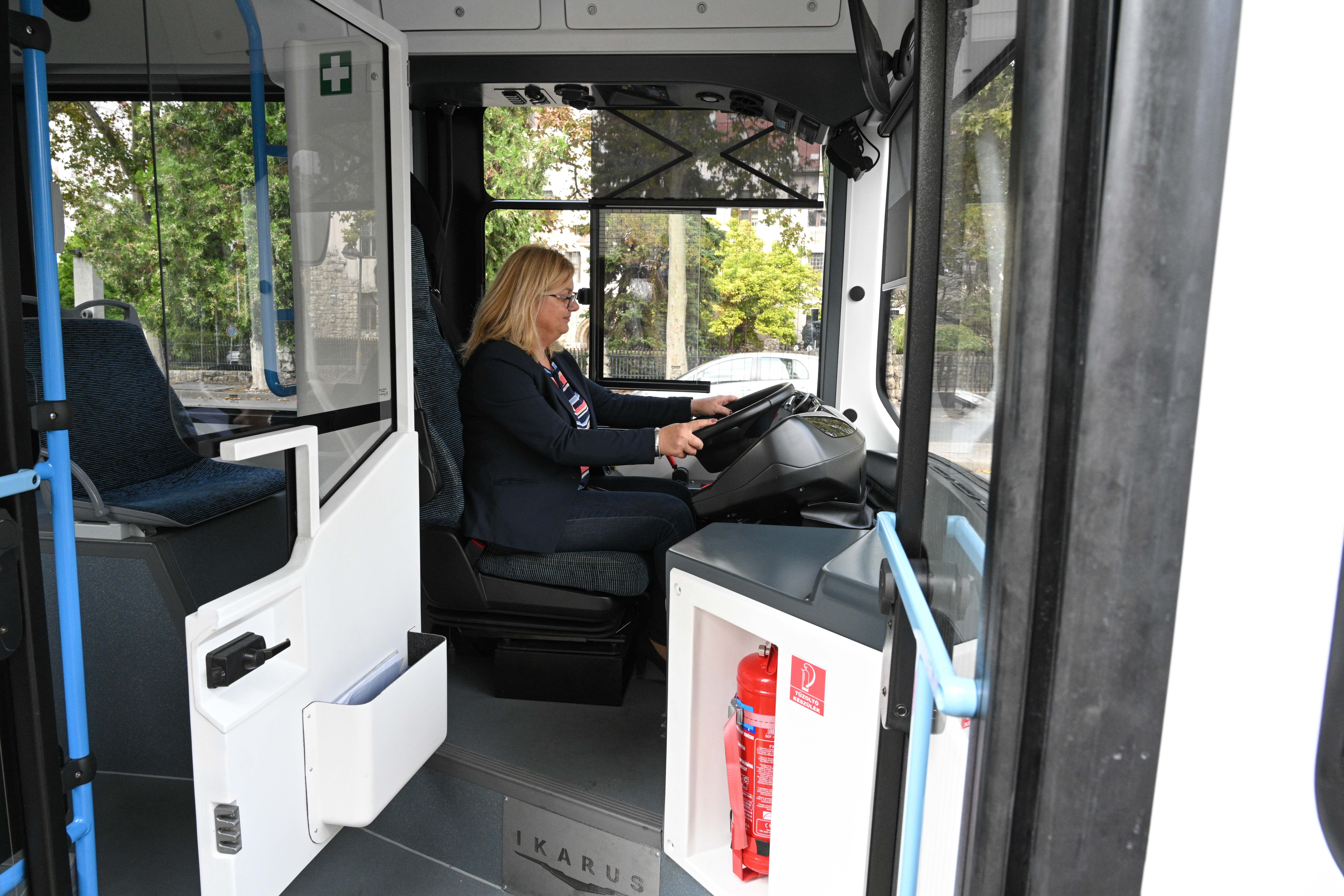 Elektromos Ikarus autóbuszt tesztelnek Pécsett