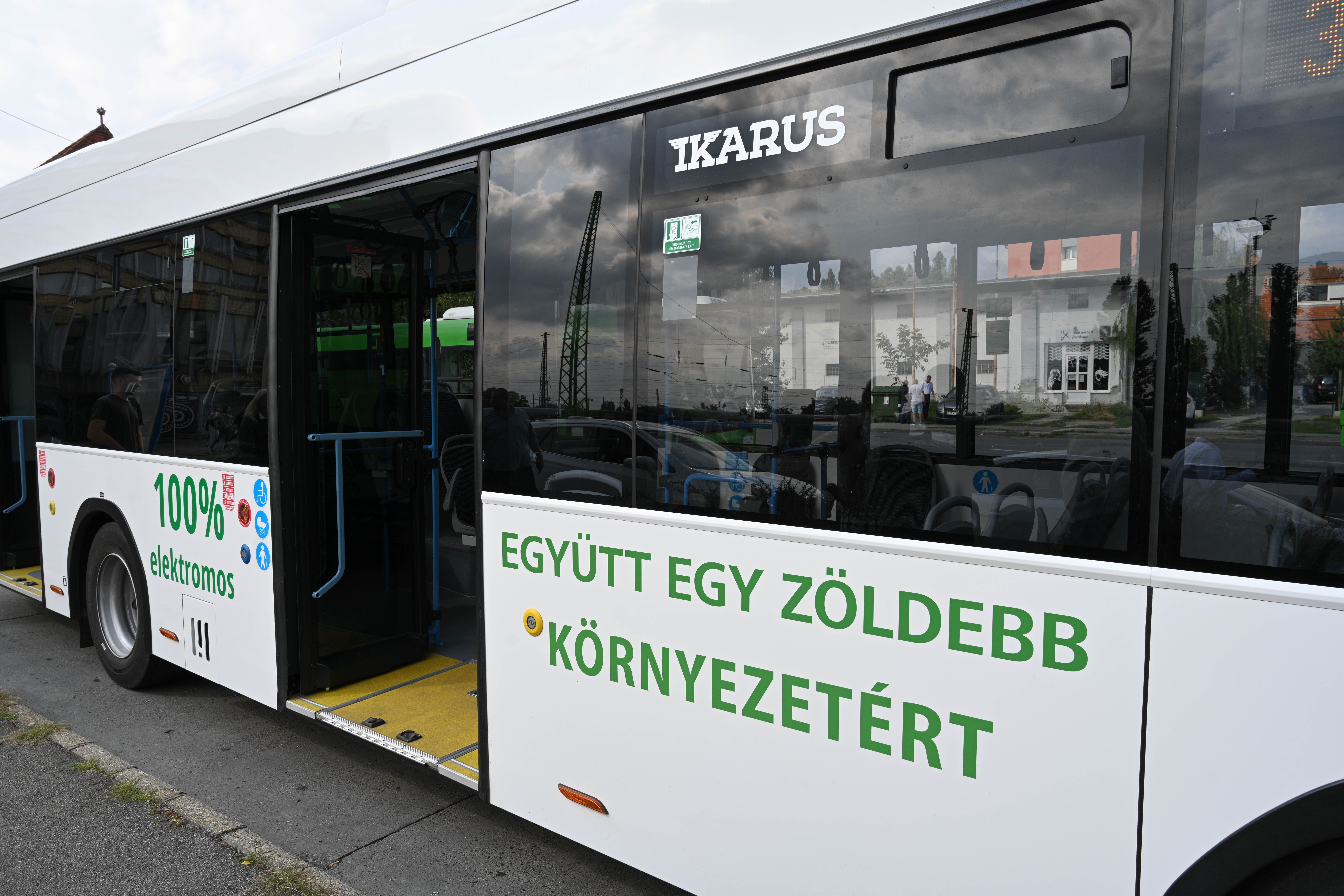 Elektromos Ikarus autóbuszt tesztelnek Pécsett