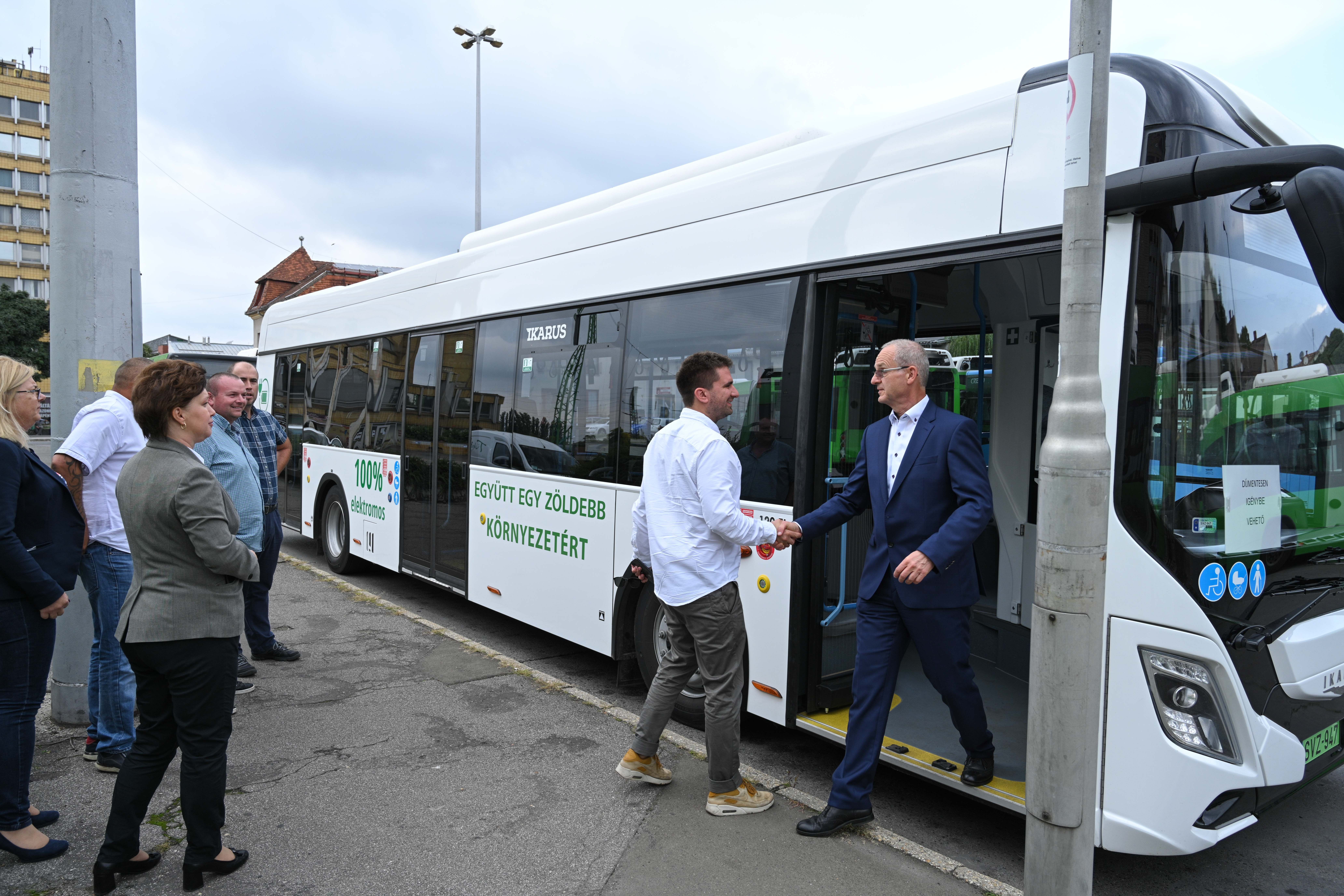 Elektromos Ikarus autóbuszt tesztelnek Pécsett