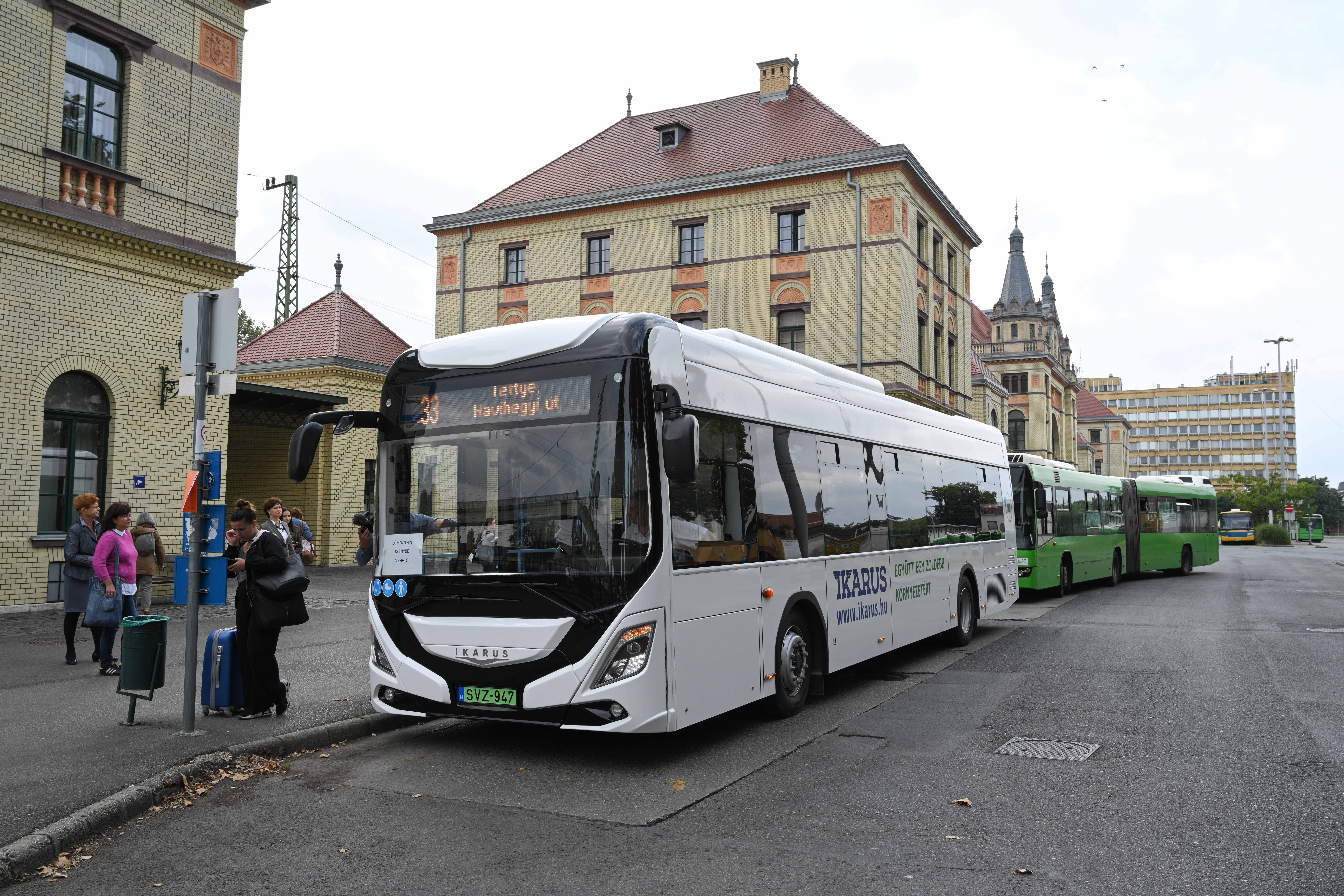 Elektromos Ikarus autóbuszt tesztelnek Pécsett