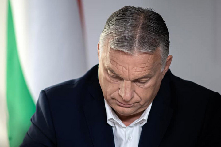 Orbán Viktor: A kormány örül a MOL piaci sikereinek