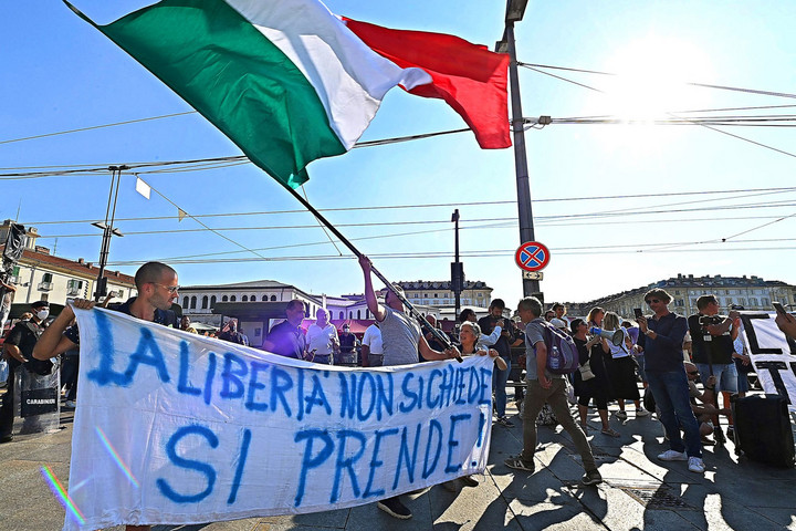 Fotó: AFP/ANSA/Alessandro Di Marco Zöld kártya híján nincs fizetés Olaszországban