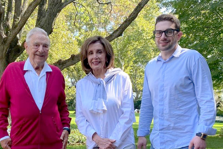 Fotó: Alexander Soros Instagram-olda Célkeresztben hazánk és Lengyelország