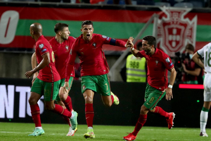 Ronaldo boldog a rekordja miatt, de az írek elleni győzelemnek jobban örül
