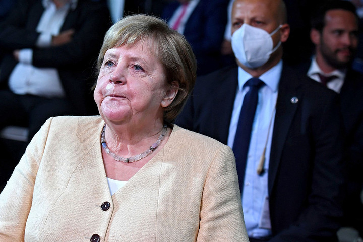 A baloldalt támadta utolsó beszédében Angela Merkel
