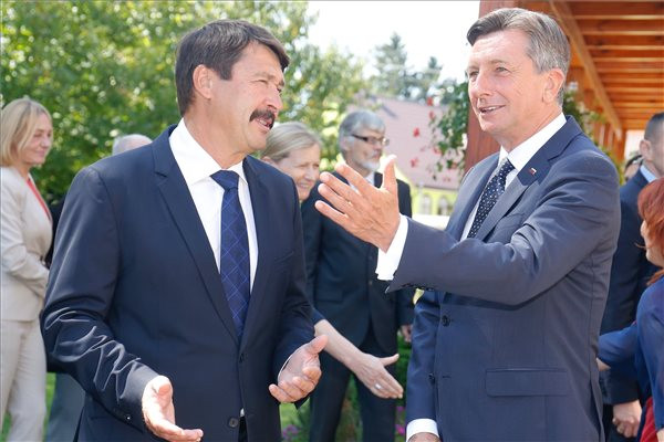 Kettőzött erővel hűségesek, akik két hazához és két nemzethez tartoznak