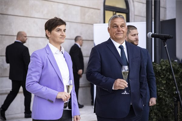 Fotó: MTI/Miniszterelnöki Sajtóiroda Orbán Viktor Budapesten fogadta a szerb miniszterelnököt és delegációját