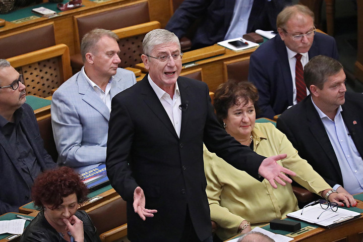 Fotó: MH/Hegedüs Róbert Gyurcsány gyalázkodott egyet, majd kimenekült a Parlamentből