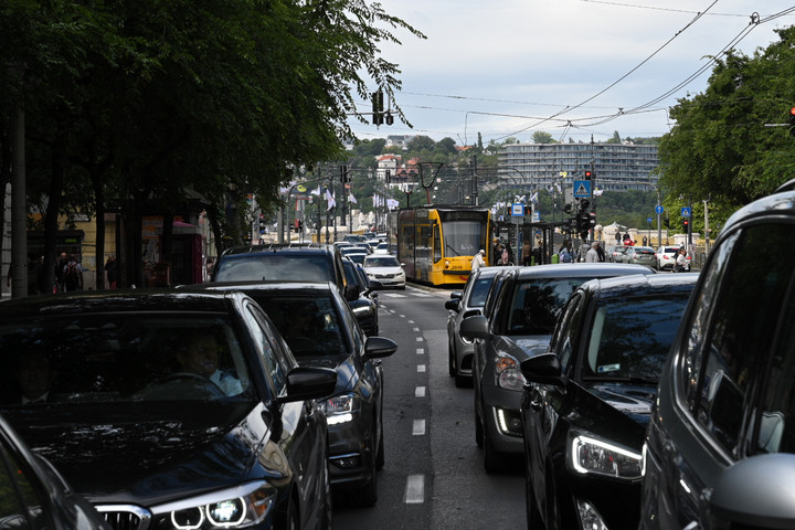 Közlekedési káosszal indult az új tanév Budapesten