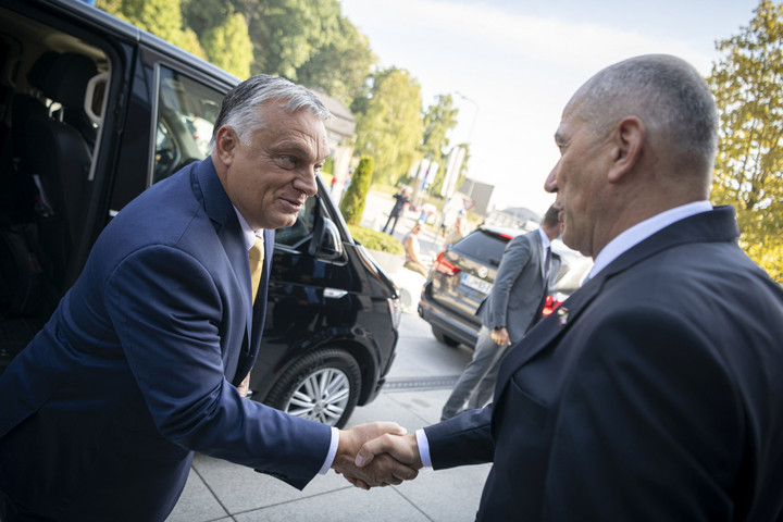 Orbán: A közép-európai gazdasági térség gyorsabban jön ki a válságból