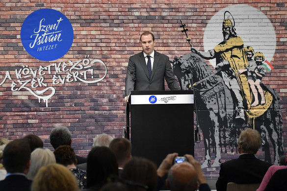 „Elkerülhetetlen a kereszténység és a liberalizmus harcának megvívása”