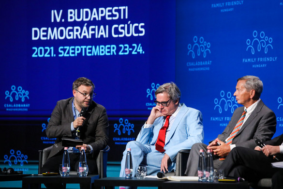 A nyugati társadalmakban túlpolitizált kérdés lett a gyermek és a család