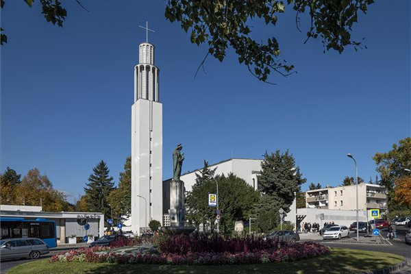 Átadták a felújított budapesti pasaréti ferences templomot