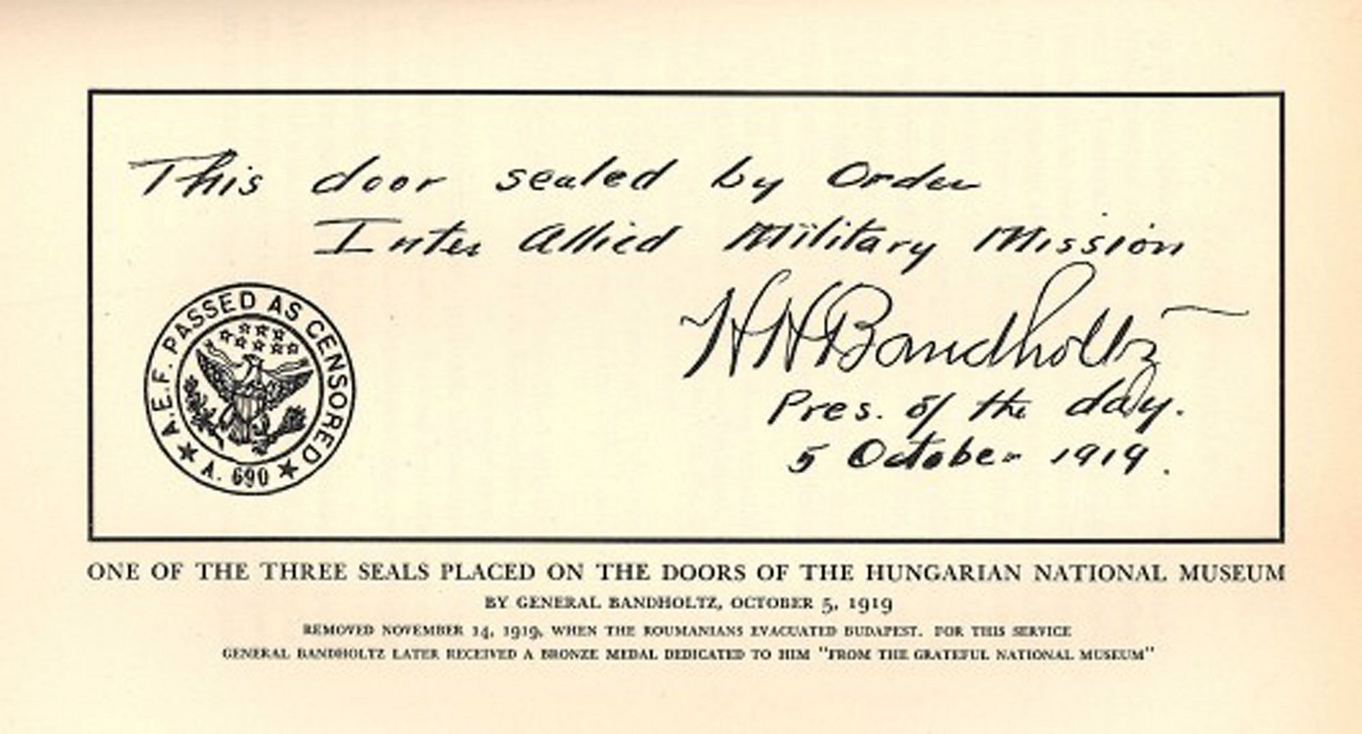Bandholtz cédulája a Nemzeti Múzeum ajtaján