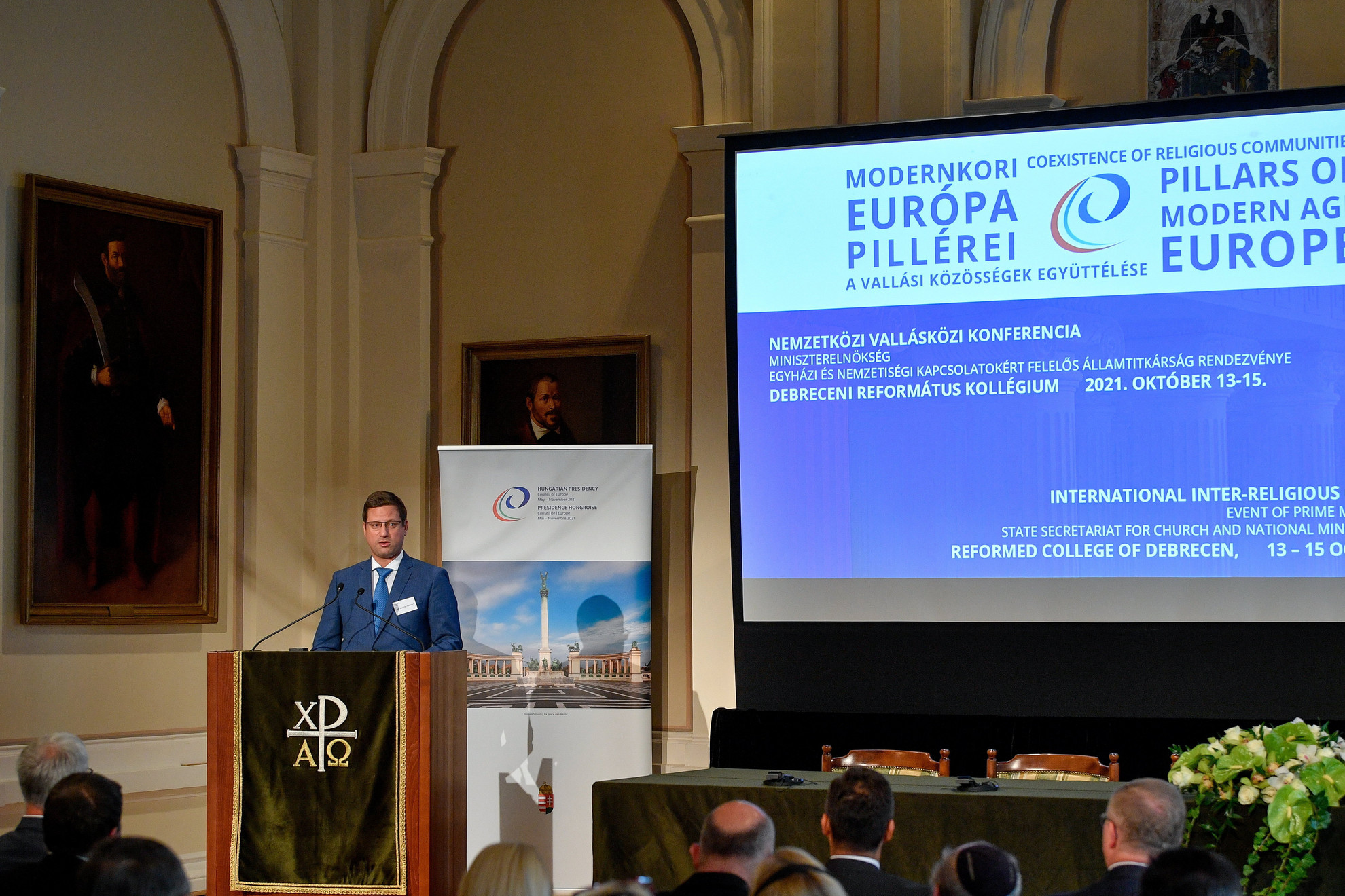 Fotó: MTI/Czeglédi Zsolt Gulyás Gergely, a Miniszterelnökséget vezető miniszter beszédet mond A modernkori Európa pillérei - a vallási közösségek együttélése című konferencián a Debreceni Református Kollégiumban