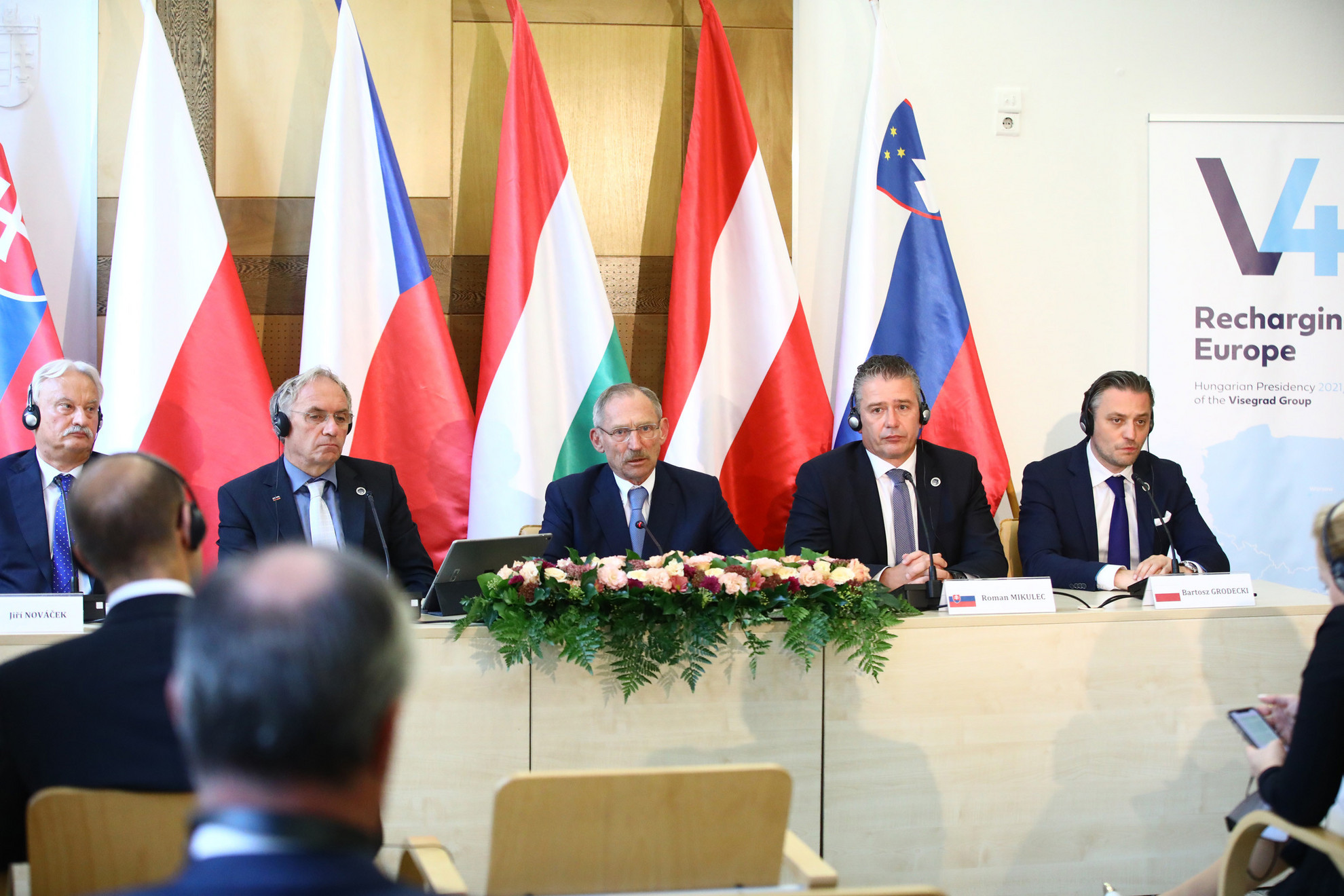 Pintér Sándor belügyminiszter (k) kedden Budapesten, a visegrádi országok (V4) és Ausztria, valamint Szlovénia belügyminiszteri találkozóján