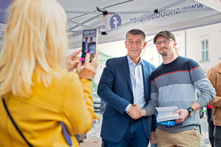 Fotó: Andrej Babis Facebook-oldala A Kalózpárttal kell megküzdenie Andrej Babisnak