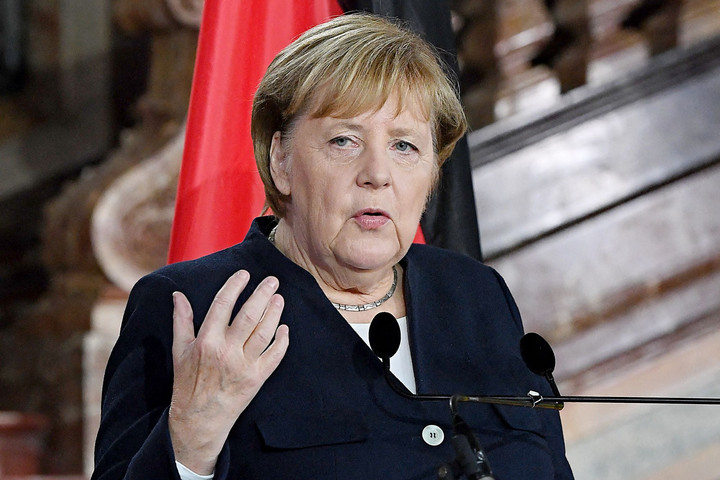 Óvatosságra intette az uniót Angela Merkel