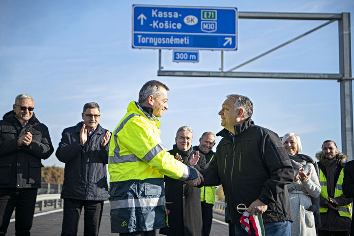 Fotó: MTI/Miniszterelnöki Sajtóiroda Hatszáz kilométer autópálya tizenegy év alatt