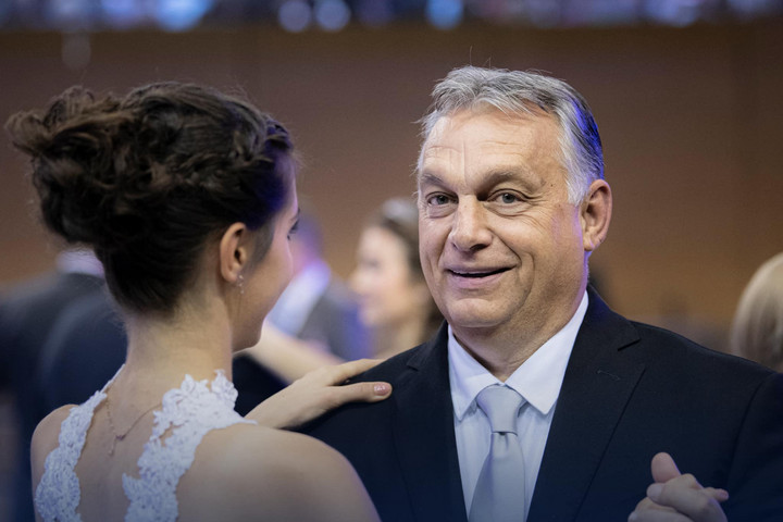 Orbán Viktor lánya szalagavatójáról posztolt