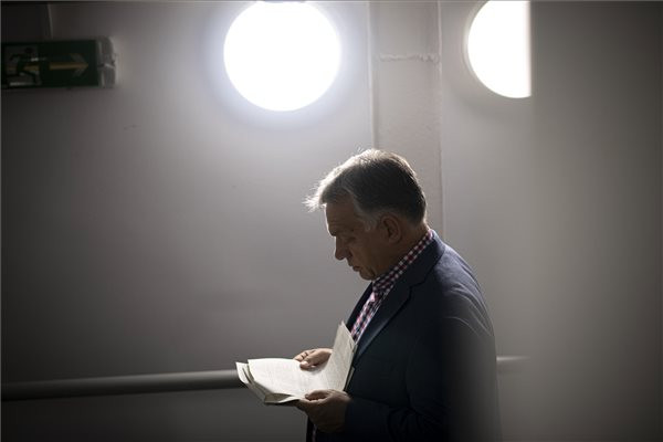Orbán Viktor levélben gratulált az új osztrák kancellárnak