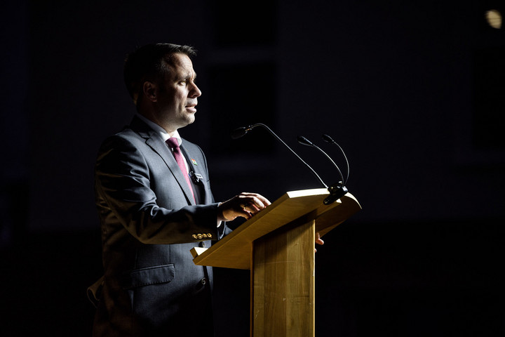 „Nincs két baloldal, a kirakat változik, de a lényeg nem”