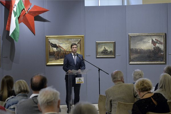 Fotó: MTI / Soós Lajos Görgényi István 1956-os festményeiből nyílt kiállítás a Pesti Vigadóban