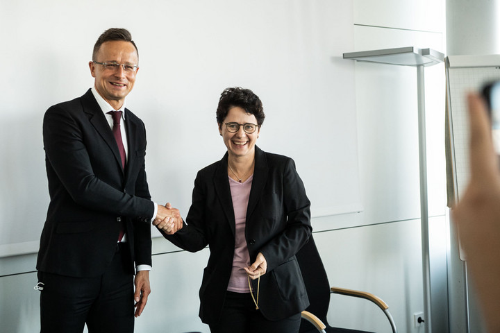 Fotó: Facebook/Szijjártó Péter Német tartományi miniszter mondott köszönetet hazánknak a határok megvédéséért