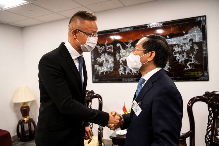 Fotó: Facebook / Szijjártó Péter Szijjártó: 400-400 ezer vakcinát adott el Magyarország Vietnamnak és Thaiföldnek