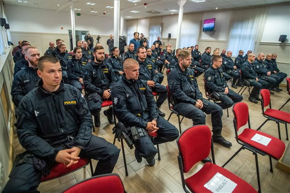 Cseh rendőrök segítik a határok védelmét Magyarországon