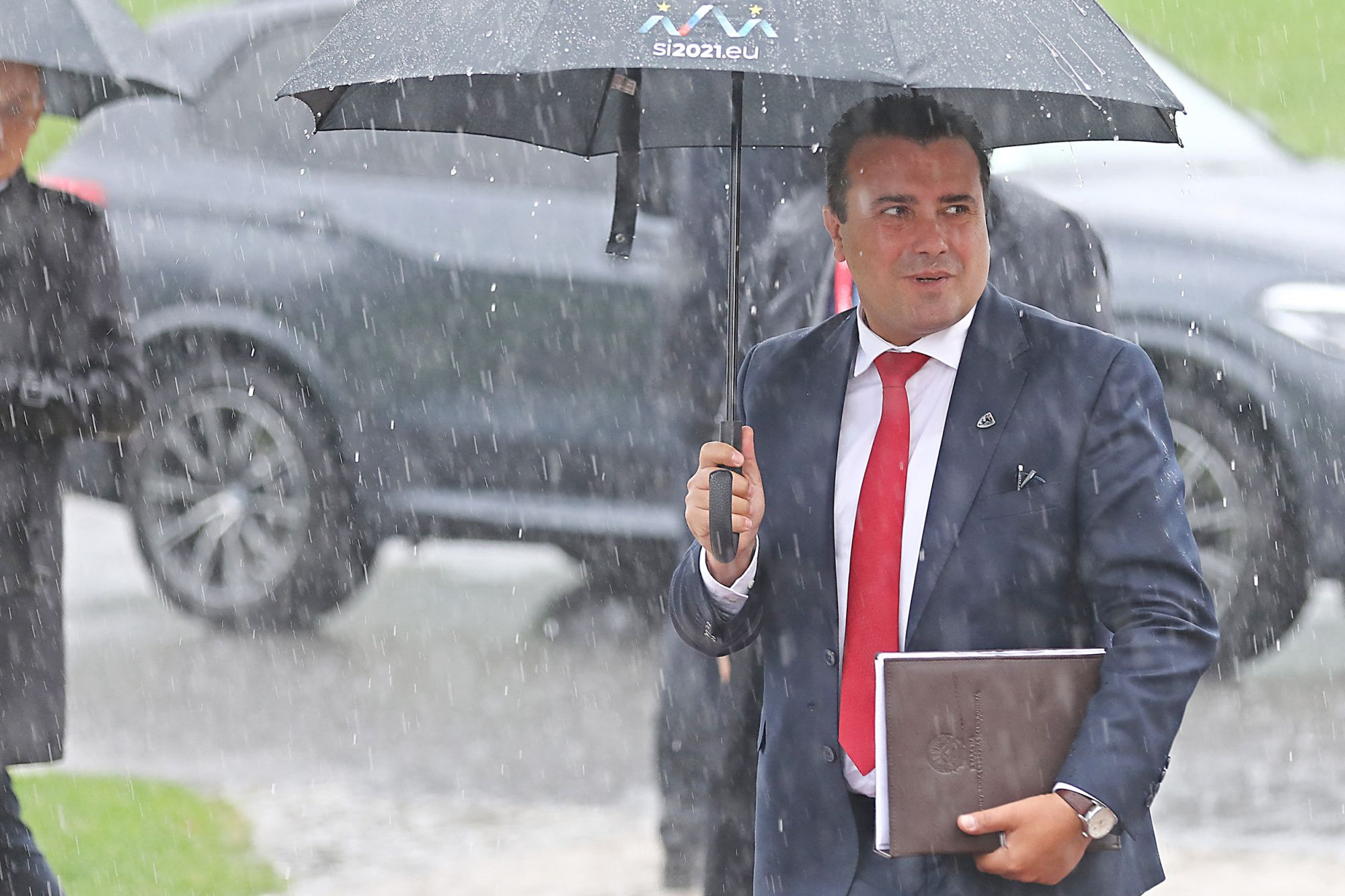 Kapaszkodik a hatalomba az észak-macedón baloldal