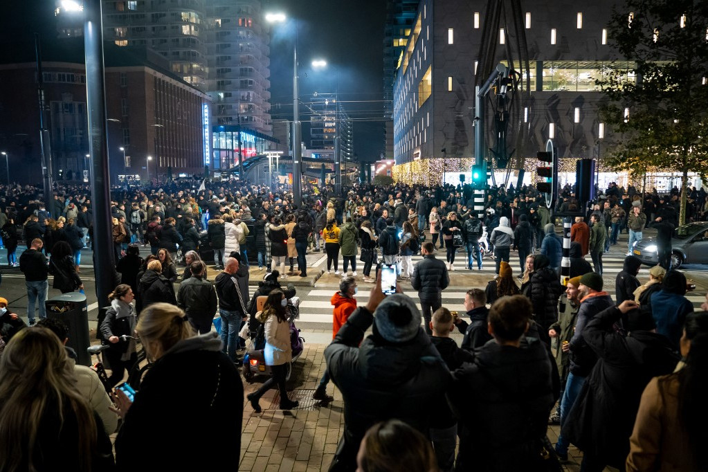 Zavargásba torkollottak a hétvégi tüntetések Hollandiában