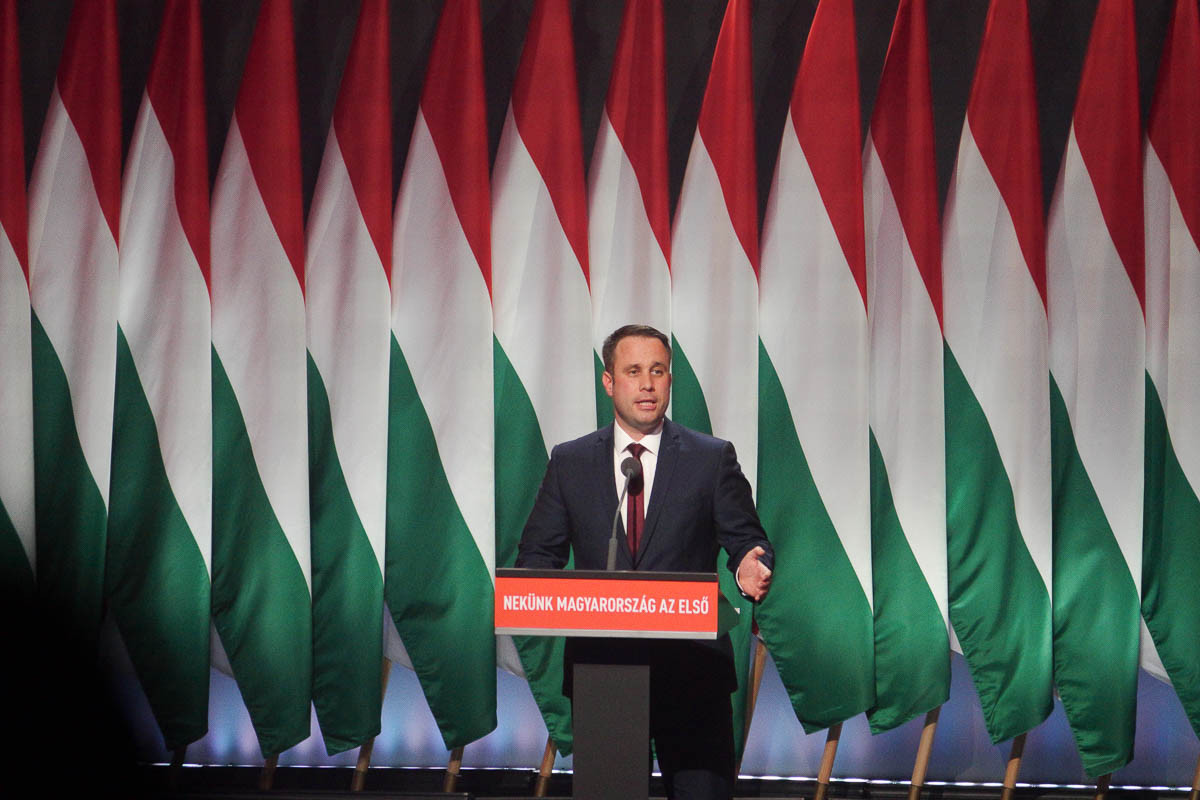 Dömötör Csaba beszédet mond a Fidesz 29. tisztújító kongresszusán Budapesten, a Hungexpón 2021. november 14-én