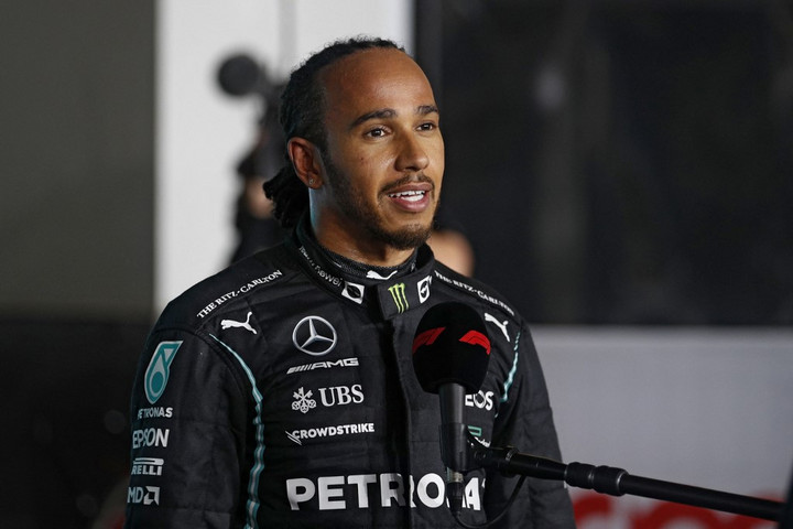 Hamilton nyerte a kaotikus Szaúdi Nagydíjat