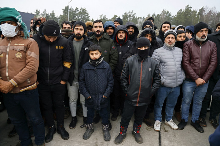 Fotó: AFP/Anadolu Agency/Sefa Karaca Több mint hétszáz határsértő ellen intézkedtek a rendőrök a hétvégén