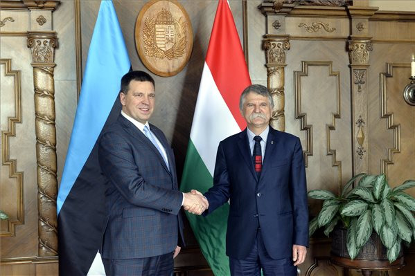 Fotó: MTI / Kovács Attila Kövér László megbeszélést folytatott Jüri Ratas észt házelnökkel