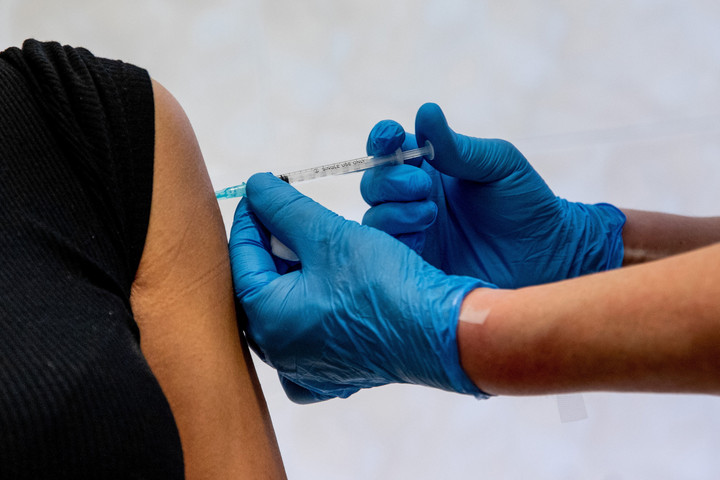 Tömegével perlik a nagy vakcinagyártókat