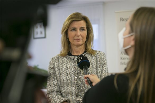 Fotó: MTI / Bús Csaba Herczegh Anita: 930 árvával, félárvával vette fel a kapcsolatot a Regőczi Alapítvány