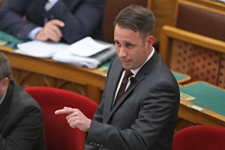Fotó: MH/Hegedüs Róbert „Ennek a kormánynak kellett eltakarítania a romokat a baloldali ámokfutás után”