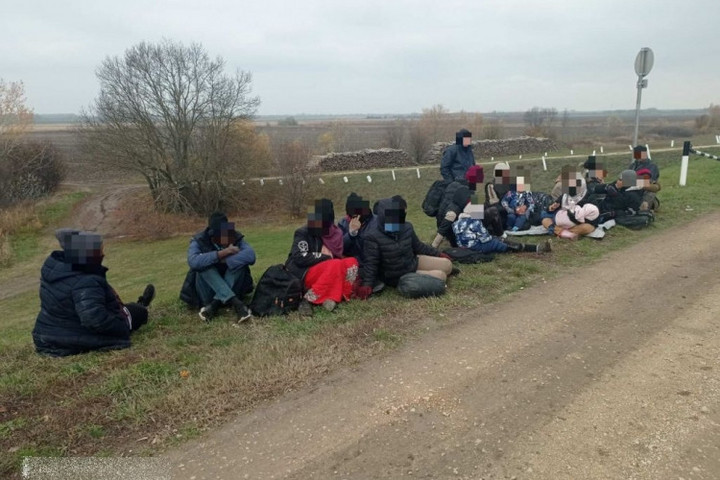 Több mint száz migránst tartóztattak fel Csongrád megyében az éjszaka
