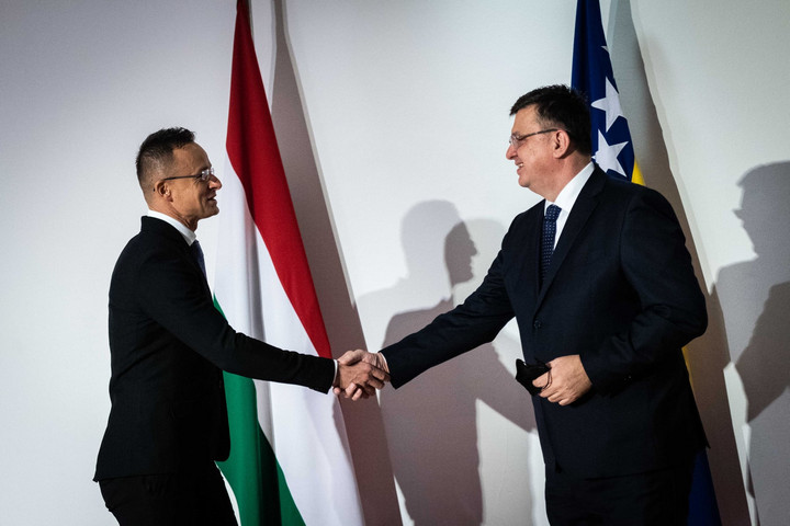 Fotó: Facebook/Szijjártó Péter „Brüsszel álláspontja bizarr és szégyenteljes”