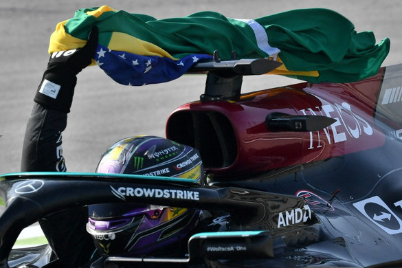 Hamilton nyert a Brazil Nagydíjon és csökkentette hátrányát az összetettben