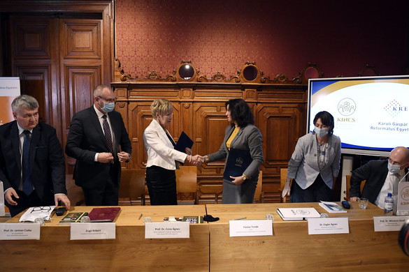 Közösen dolgozik a családokért a KINCS és a Károli Gáspár Református Egyetem