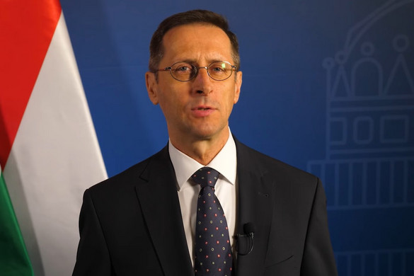 Magyarország mindhárom hitelminősítőnél befektetésre ajánlott
