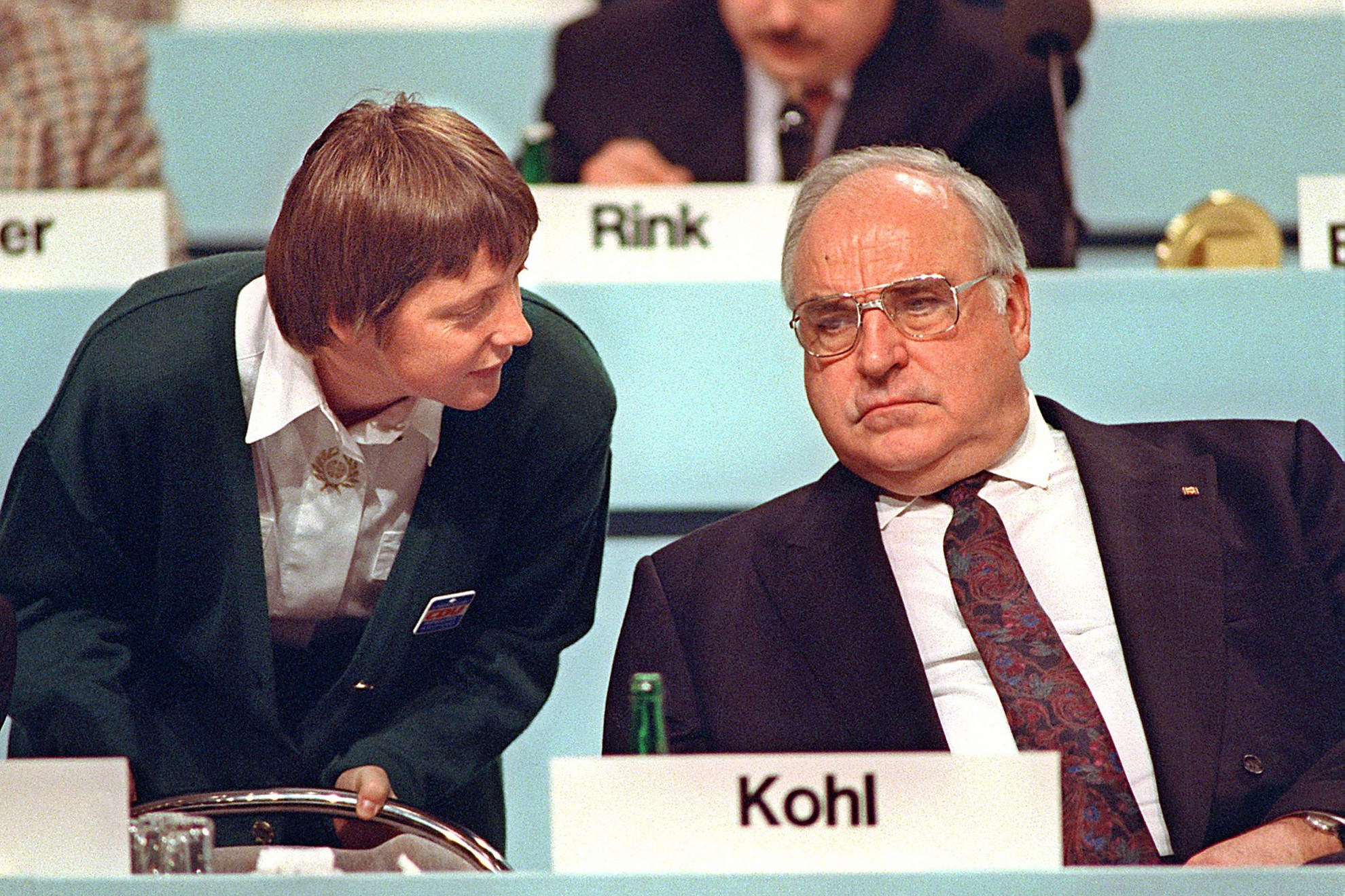 Angela Merkel egy botrány miatt szembefordult mentorával, Helmut Kohllal