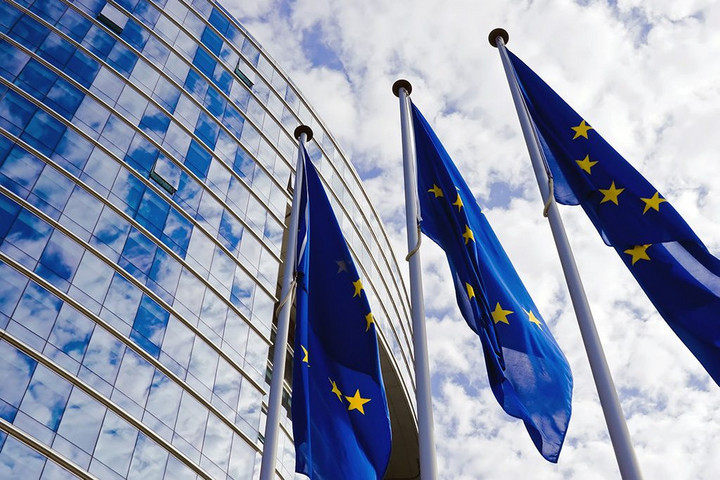 Az európai közvélemény átláthatóbb és hatékonyabb működést vár Brüsszeltől