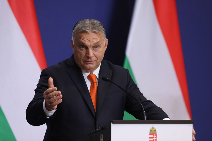 Orbán Viktor: BÚÉK!