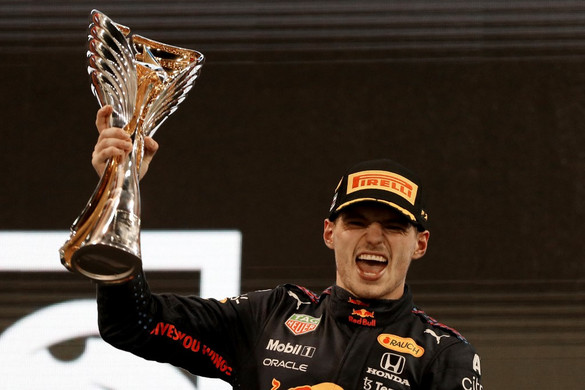 Nem fellebbez a Mercedes, Verstappen hivatalosan is világbajnok