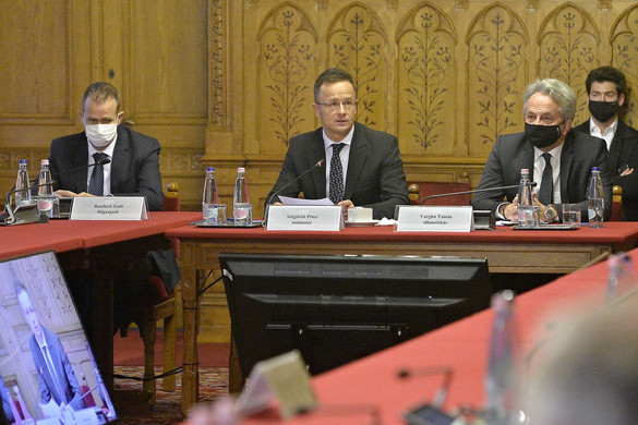 Szijjártó: Külföldi beavatkozásra kell számítani